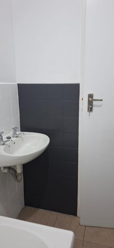 To Let 2 Bedroom Property for Rent in Maitland Western Cape